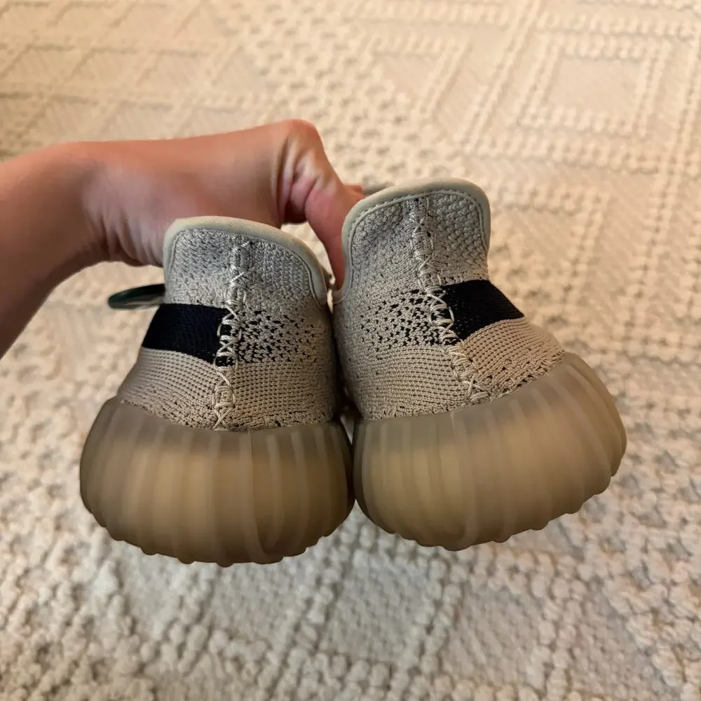 NWT Yeezy Boost 350 V2 Sneakers